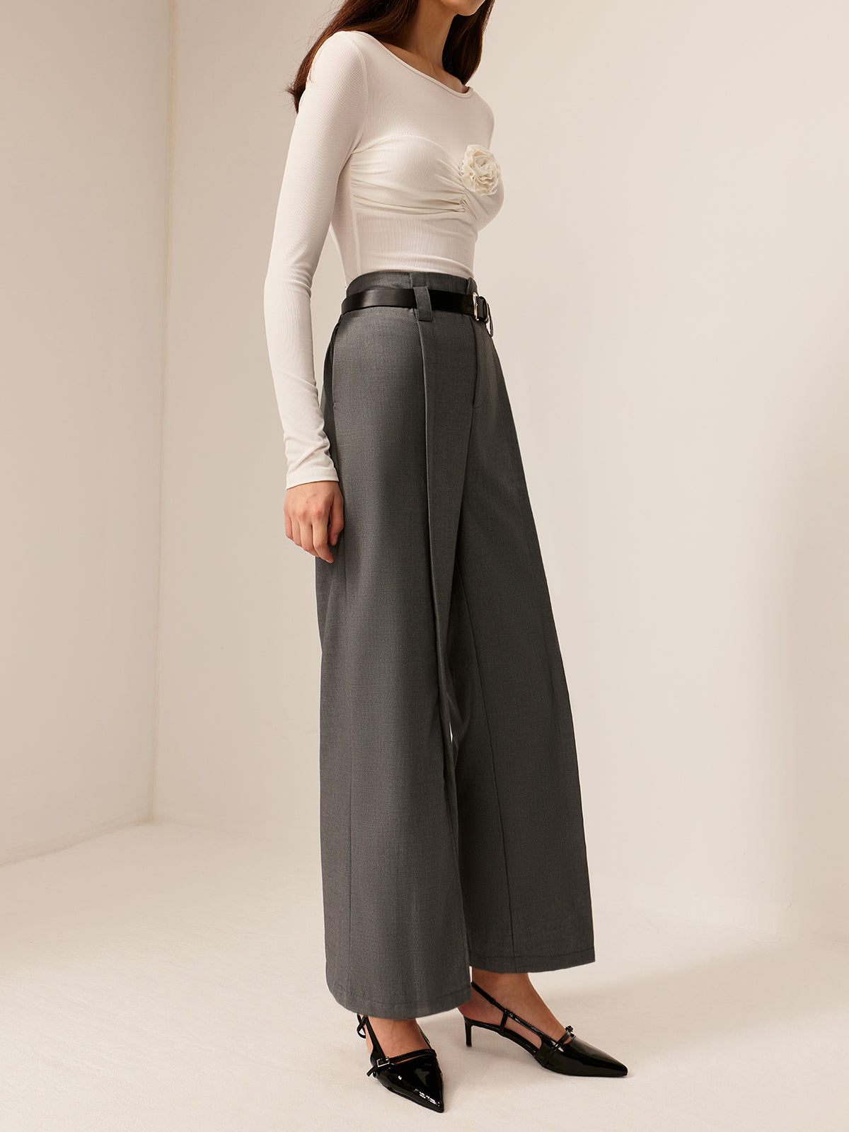 Elegantly Styled Pants for Everyday Wear
