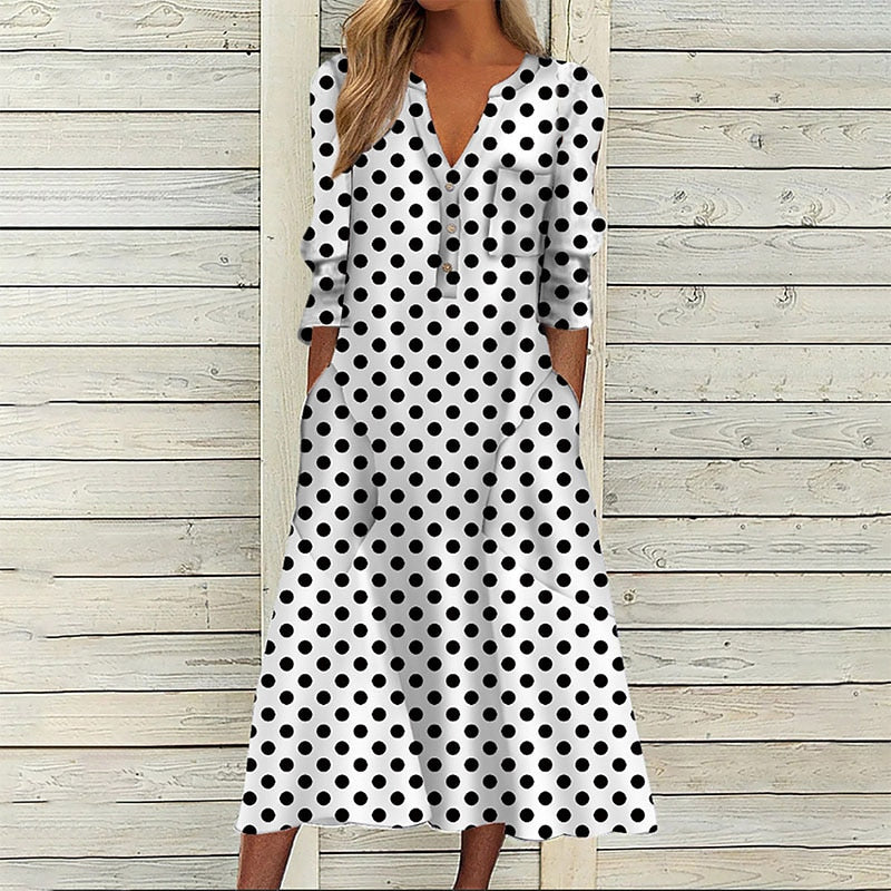 Beautifully Finished Dress in a Timeless Design