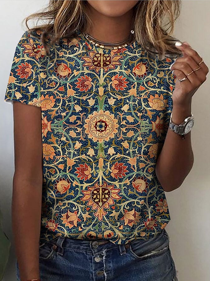 Well Tailored T-Shirt with a Graceful Silhouette
