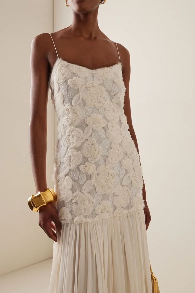 Gracefully Styled Dress for Any Occasion