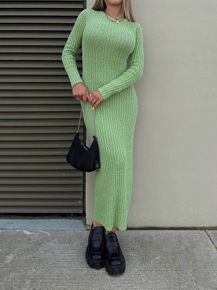 Classic Vintage Sweater with a Flattering Fit