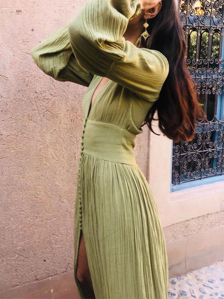 Beautifully Crafted Dress in a Classic Style