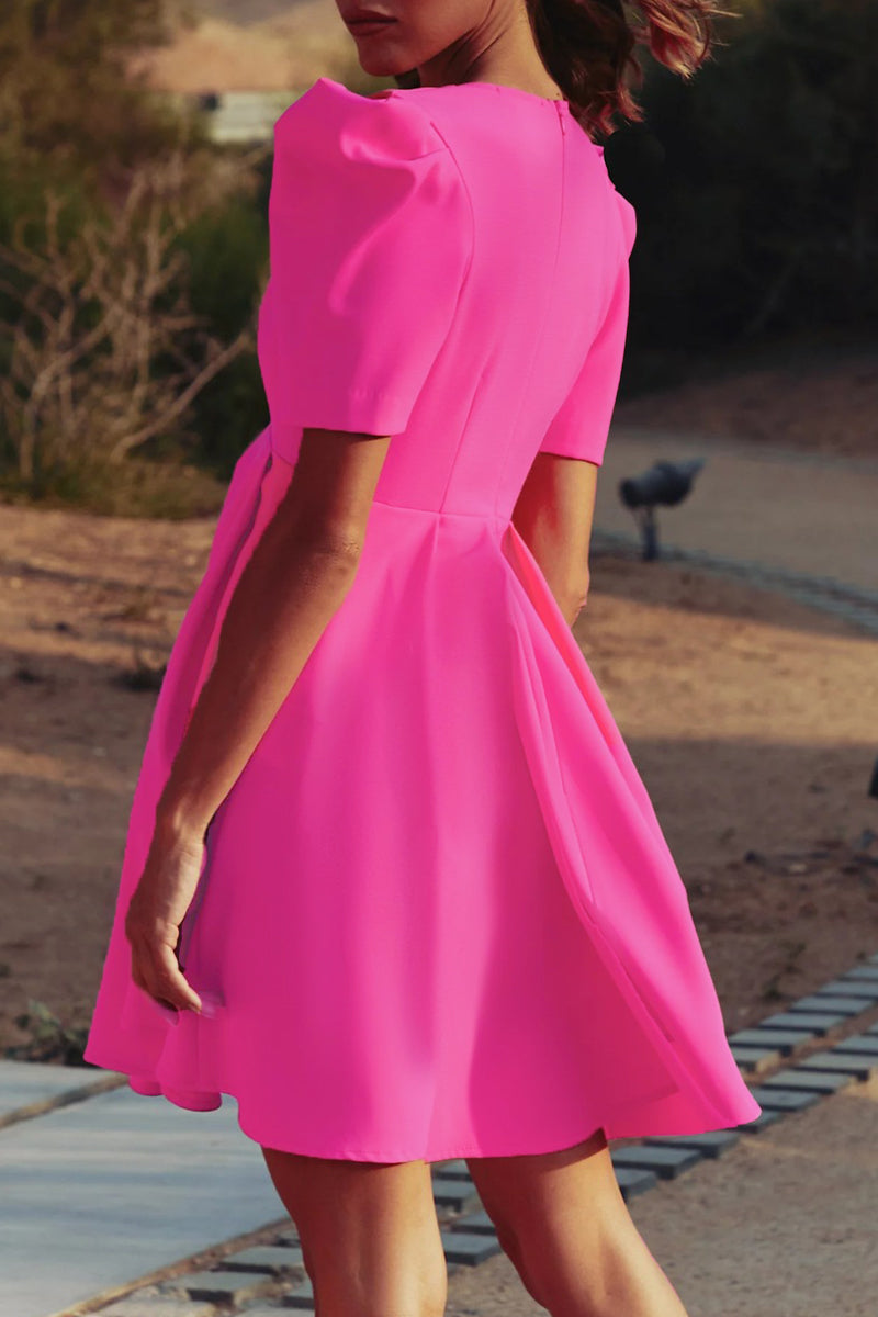 Beautifully Finished Dress in a Timeless Design