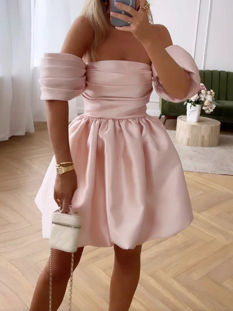 Classic Vintage Dress with a Flattering Fit