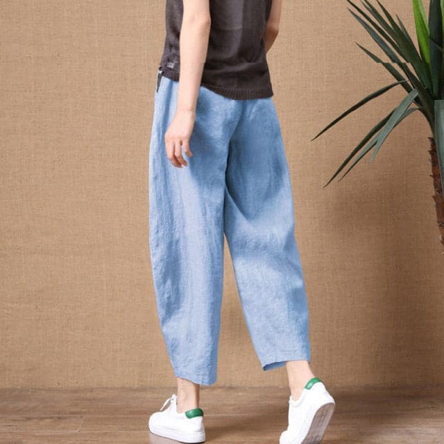 Elegantly Styled Trousers for Everyday Wear