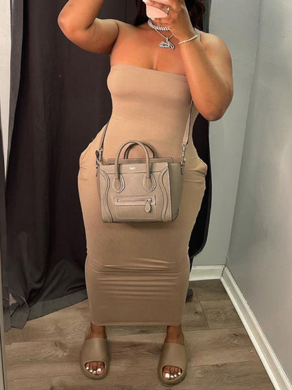 Well Tailored Dress with a Graceful Silhouette