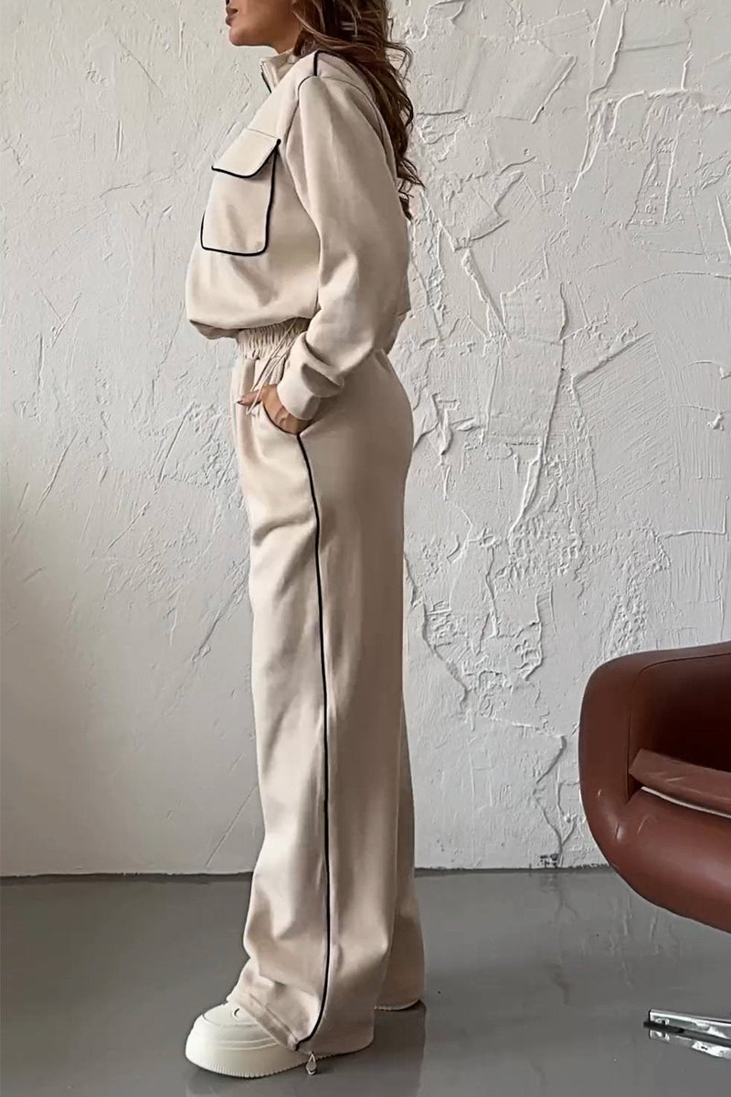 Effortlessly Elegant Pants with a Timeless Design