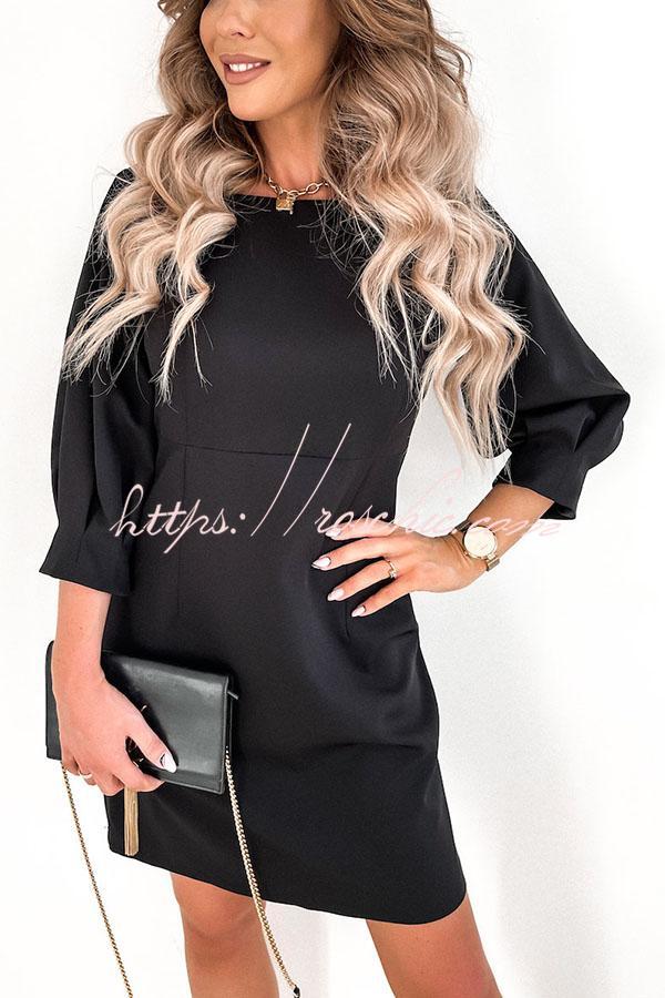 Effortlessly Elegant Dress with a Timeless Design