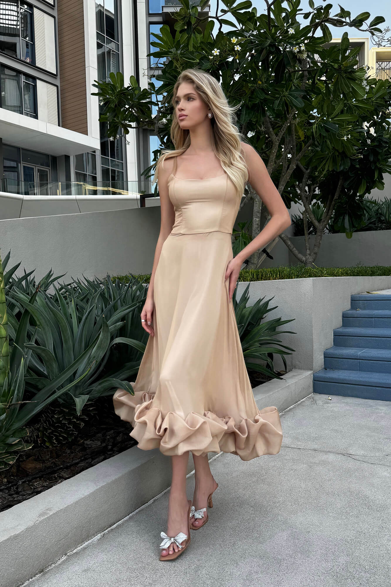 Gracefully Styled Dress for Any Occasion