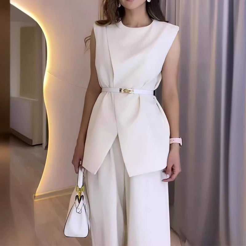 Well Tailored Pants with a Graceful Silhouette
