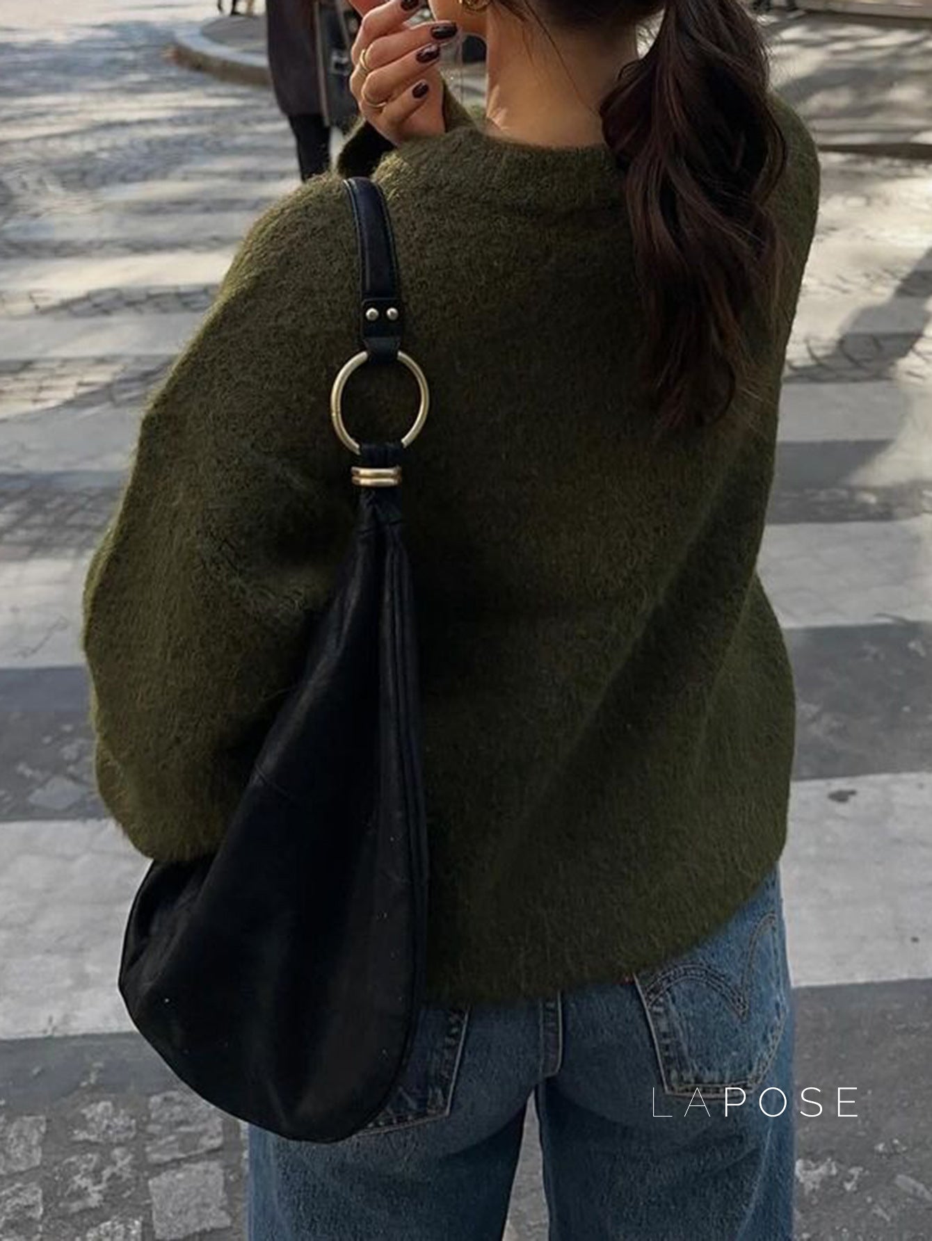Effortlessly Elegant Sweater with a Timeless Design