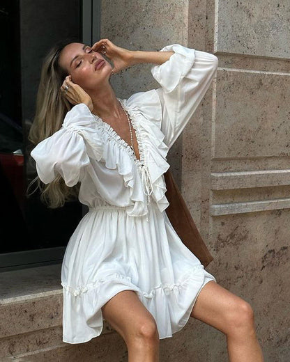 Effortlessly Elegant Dress with a Timeless Design