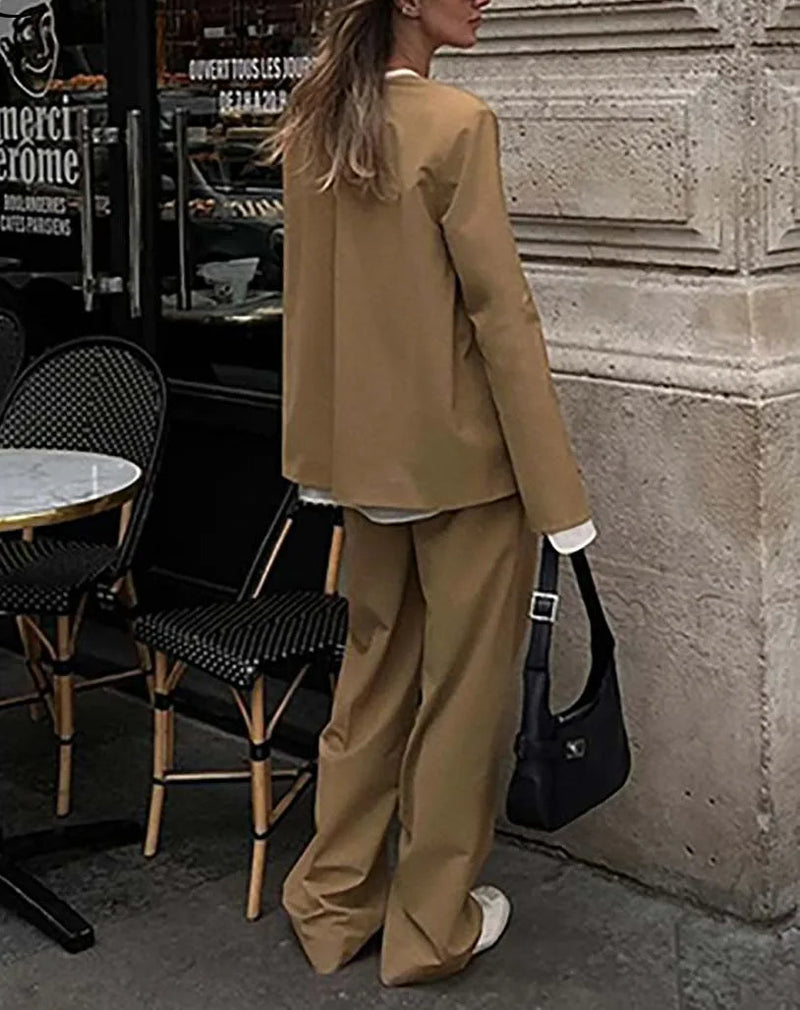 Classic Vintage Trousers with a Flattering Fit