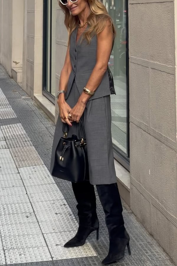 Well Tailored Pants with a Graceful Silhouette