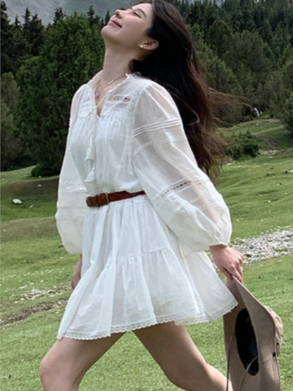 Effortlessly Elegant Dress with a Timeless Design