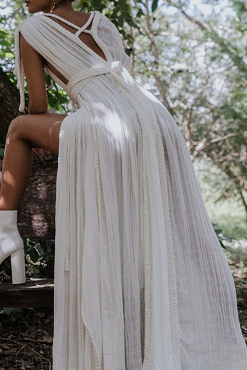 Beautifully Finished Dress in a Timeless Design