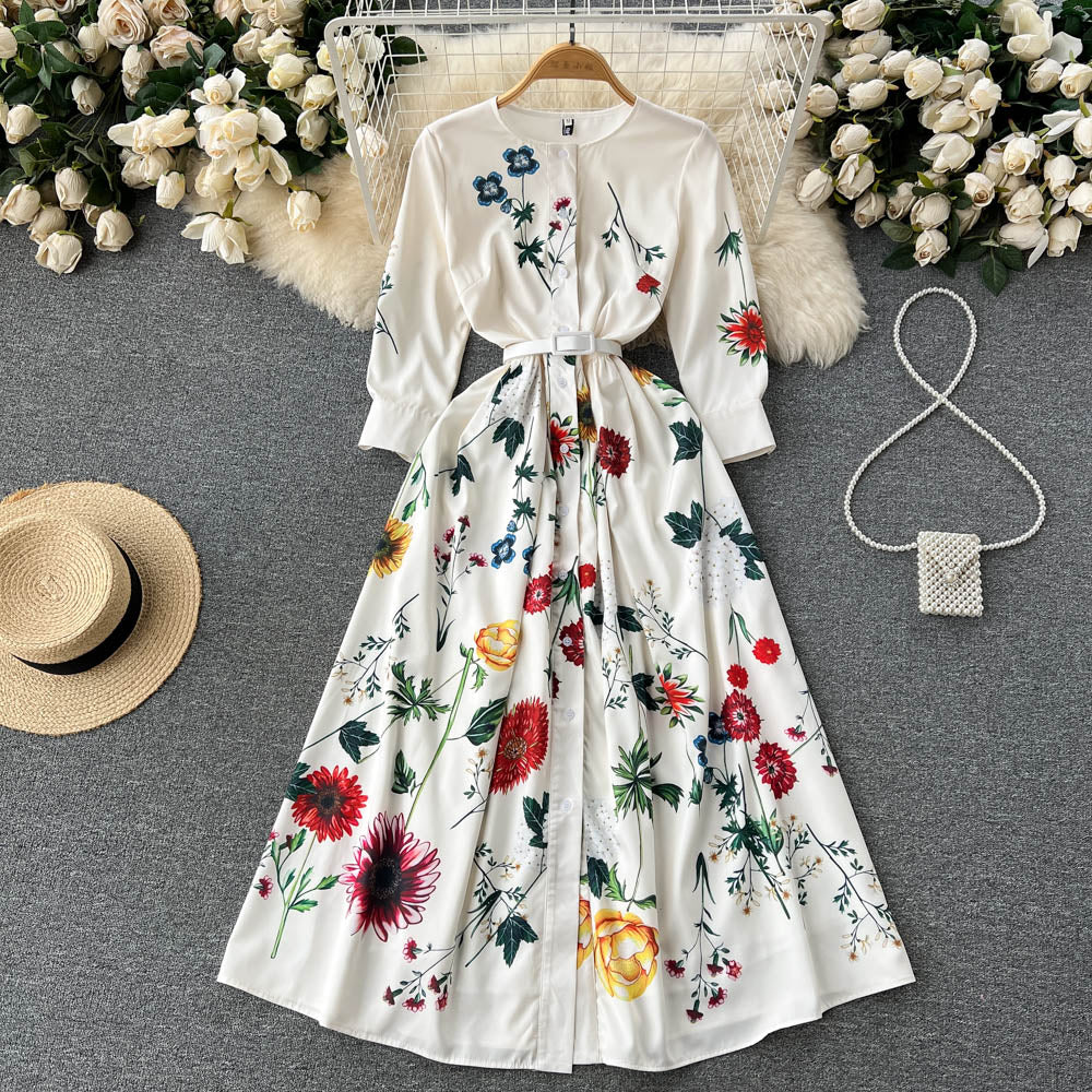 Well Tailored Dress with a Graceful Silhouette