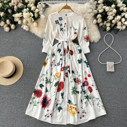 Well Tailored Dress with a Graceful Silhouette