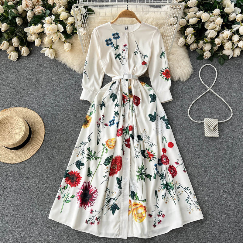 Well Tailored Dress with a Graceful Silhouette