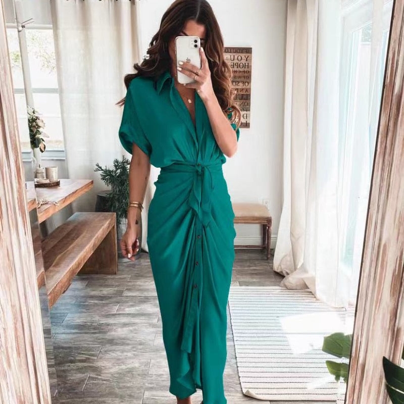 Classic Vintage Dress with a Flattering Fit