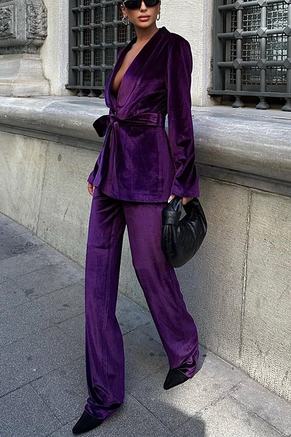 Classic Vintage Pants with a Flattering Fit