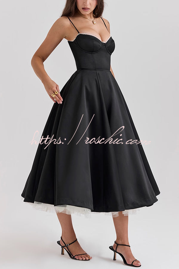 Well Tailored Dress with a Graceful Silhouette