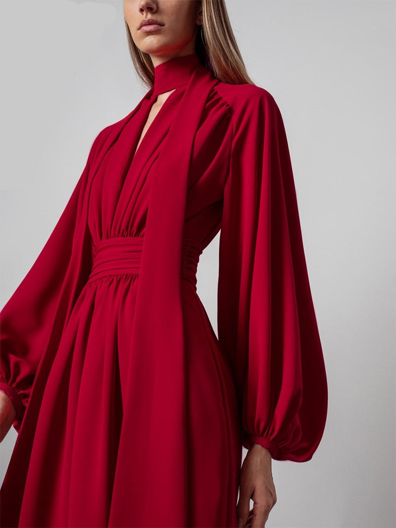 Beautifully Finished Dress in a Timeless Design