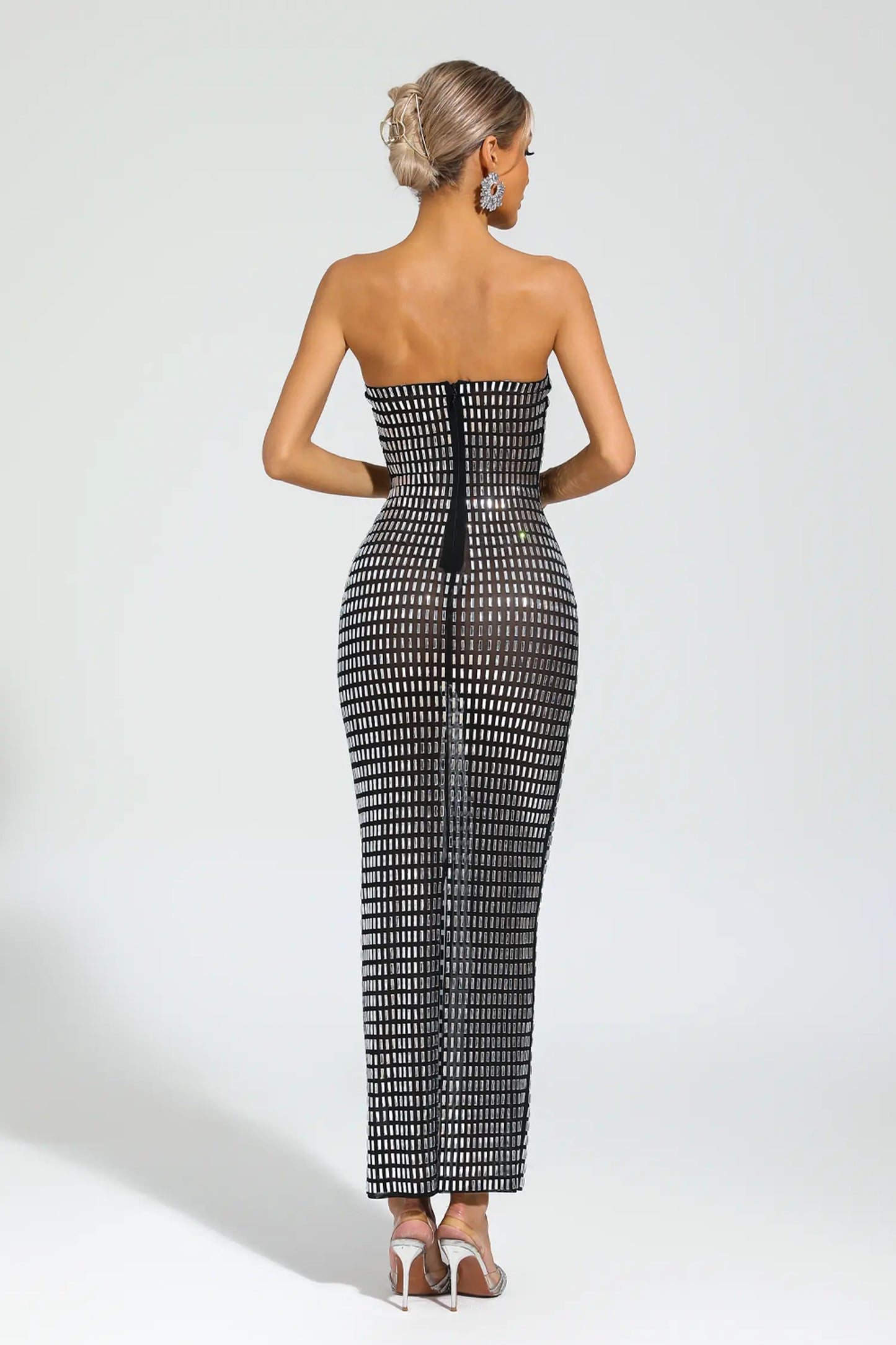 Gracefully Styled Dress for Any Occasion