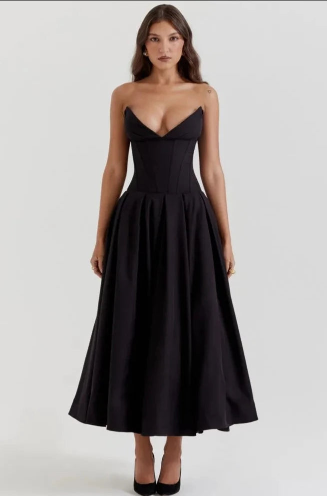 Effortlessly Elegant Dress with a Timeless Design