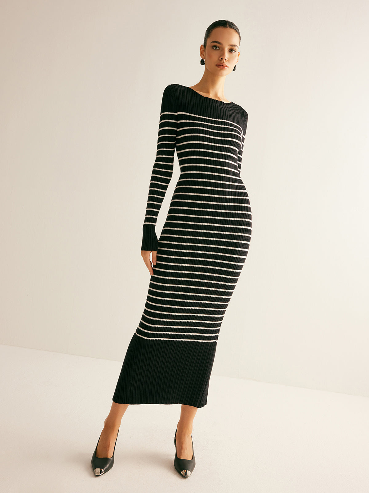 Classic Vintage Sweater with a Flattering Fit