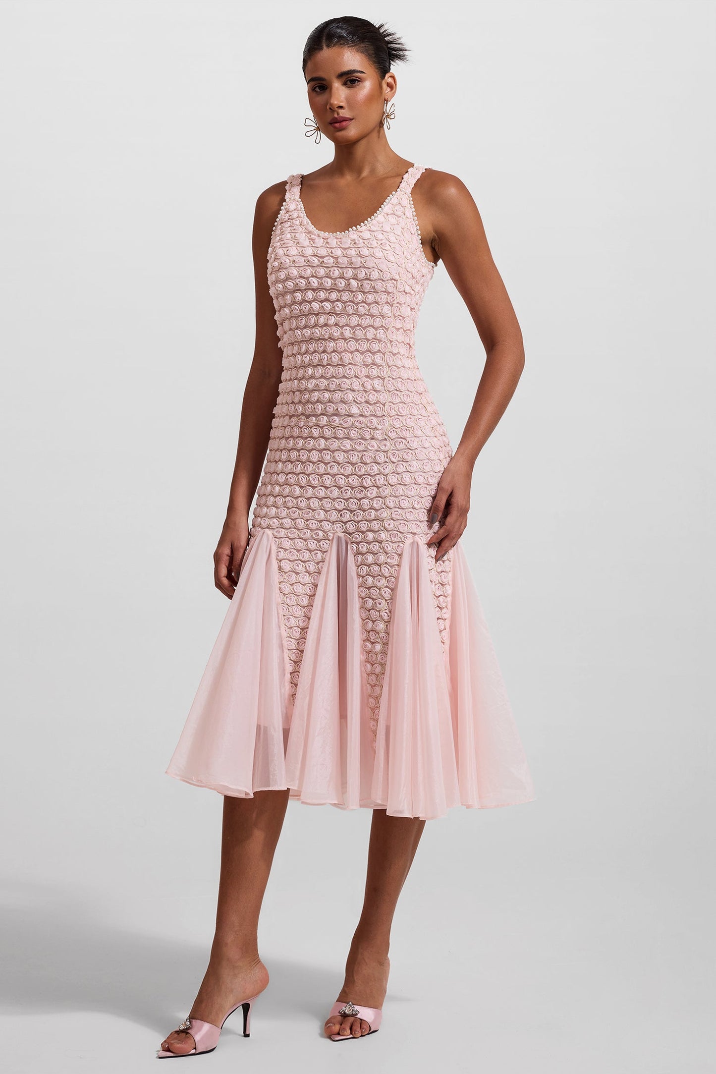 Gracefully Styled Dress for Any Occasion