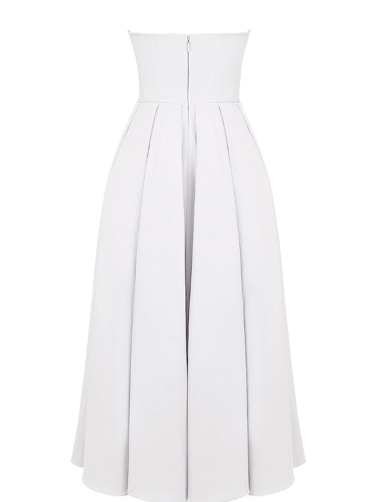Beautifully Finished Dress in a Timeless Design