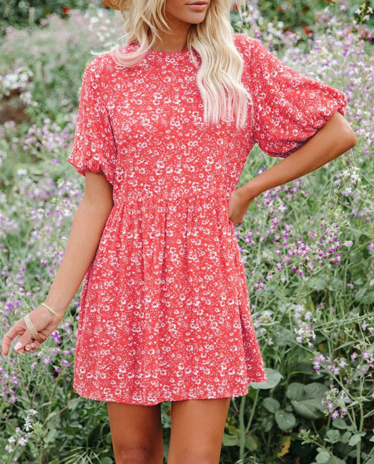 Classic Vintage Dress with a Flattering Fit