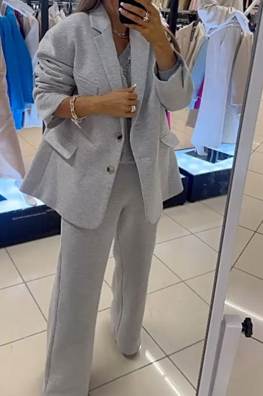 Well Tailored Jacket with a Graceful Silhouette