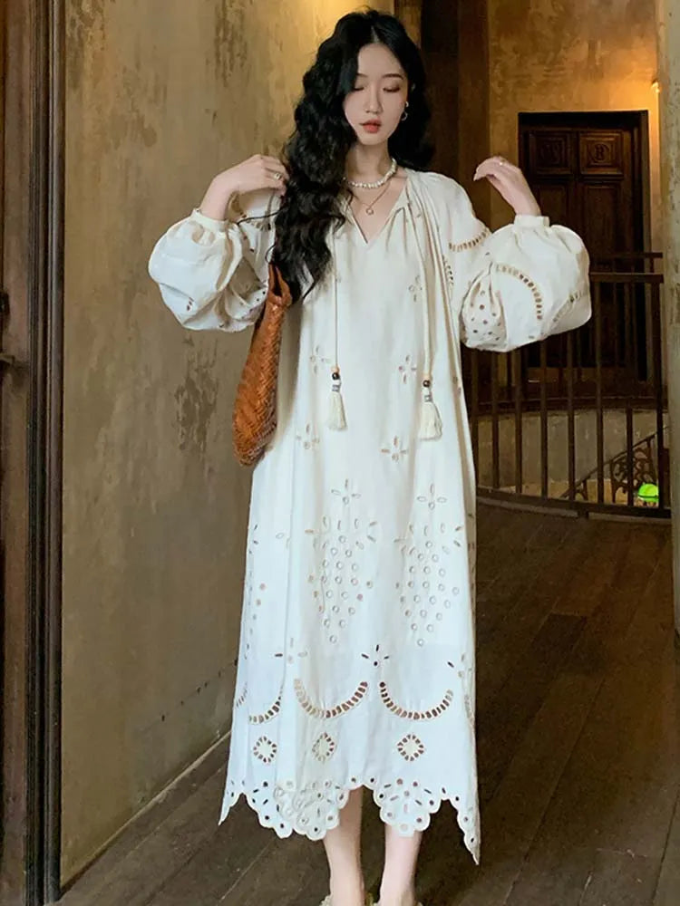 Beautifully Finished Dress in a Timeless Design