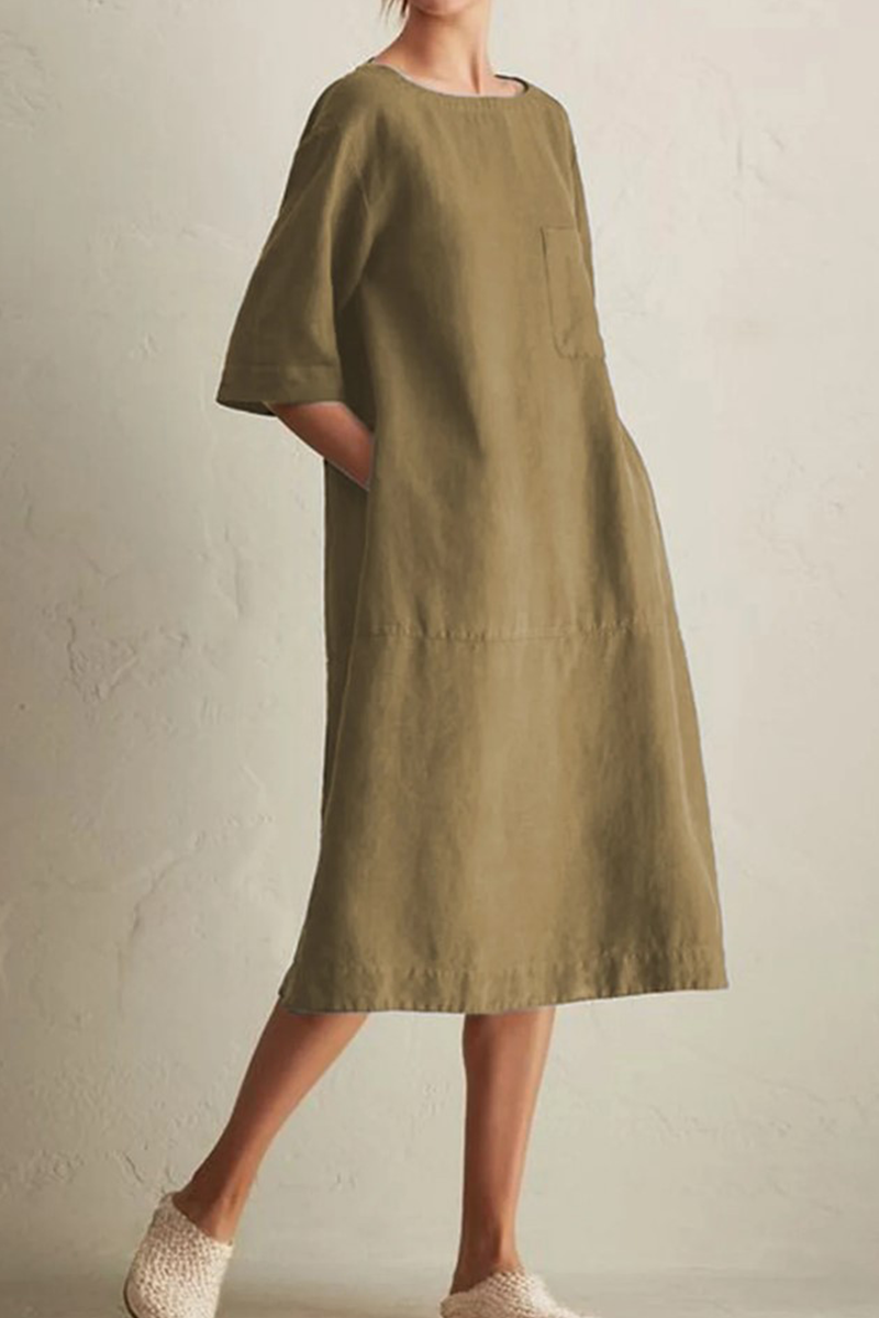 Classic Vintage Dress with a Flattering Fit