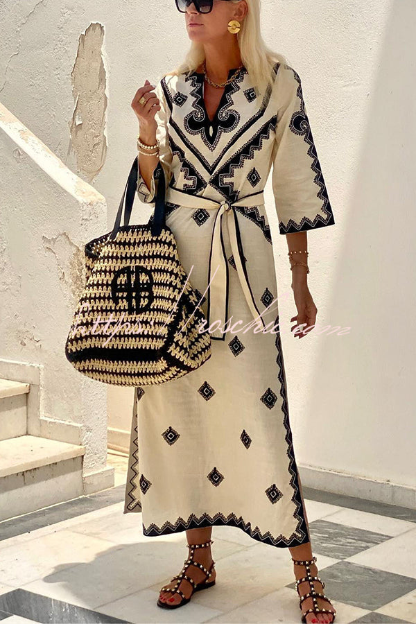 Classic Vintage Dress with a Flattering Fit