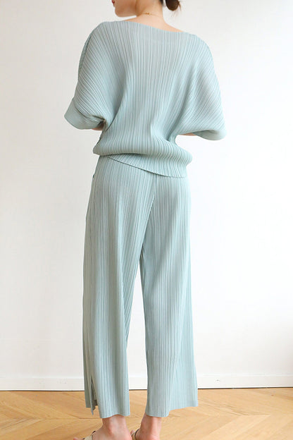 Classic Vintage Pants with a Flattering Fit