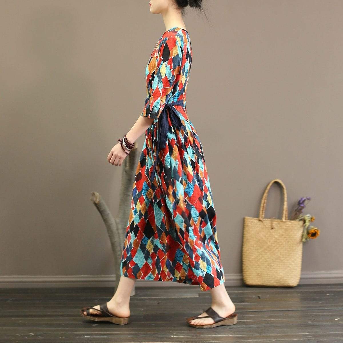 Classic Vintage Dress with a Flattering Fit
