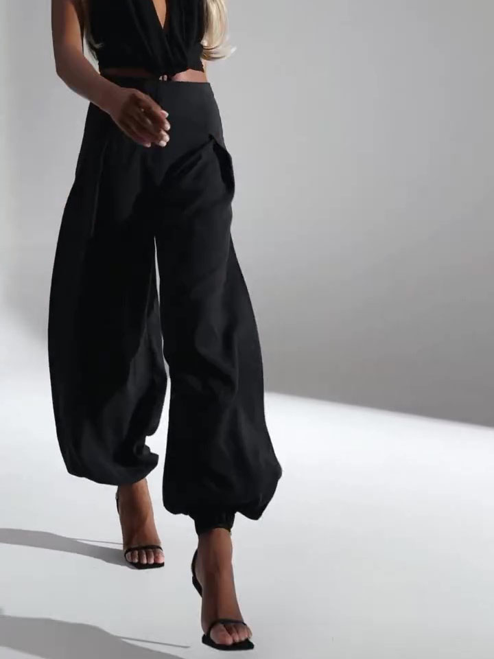 Classic Vintage Pants with a Flattering Fit