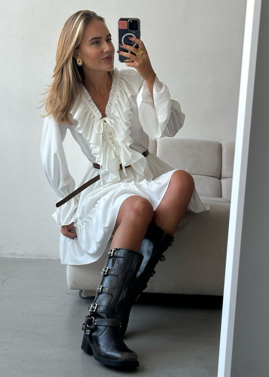 Beautifully Crafted Dress in a Classic Style