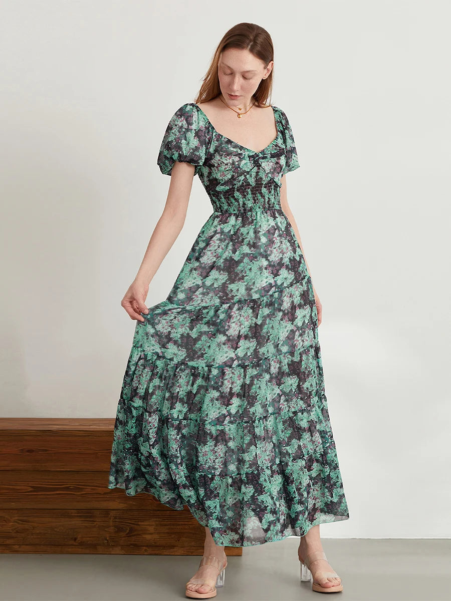 Well Tailored Dress with a Graceful Silhouette