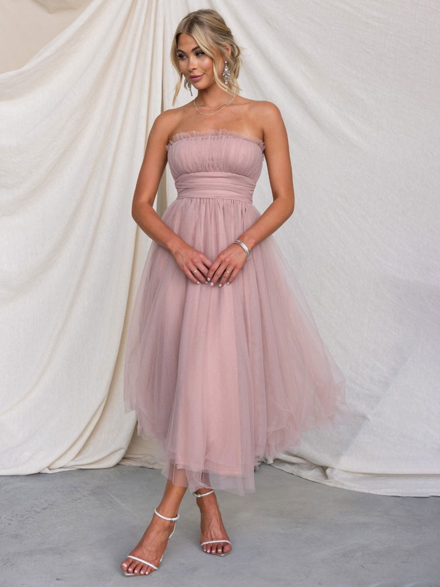 Gracefully Styled Dress for Any Occasion