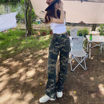 Classic Vintage Pants with a Flattering Fit