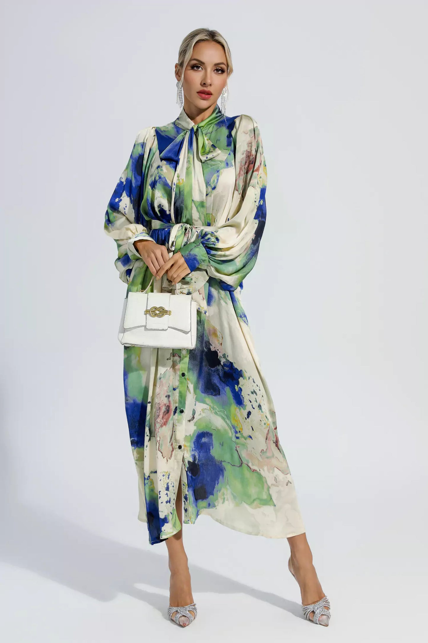 Effortlessly Elegant Dress with a Timeless Design
