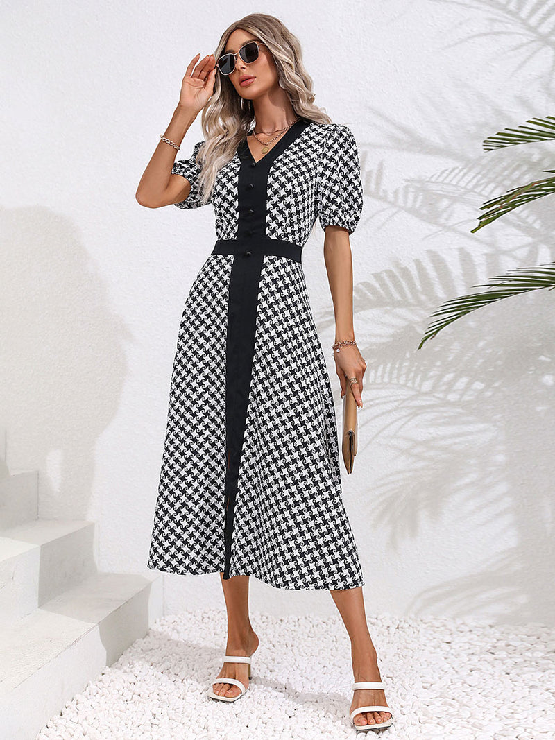 Beautifully Finished Dress in a Timeless Design