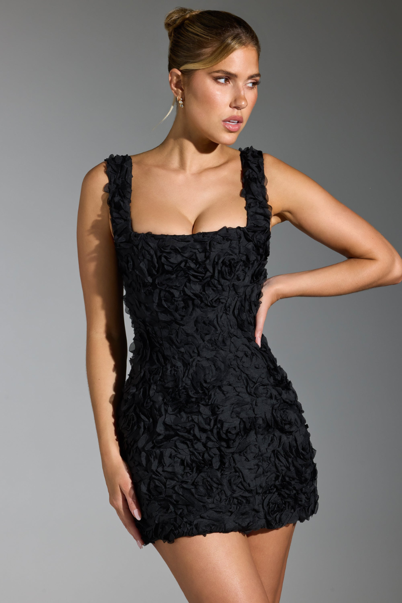 Classic Vintage Dress with a Flattering Fit