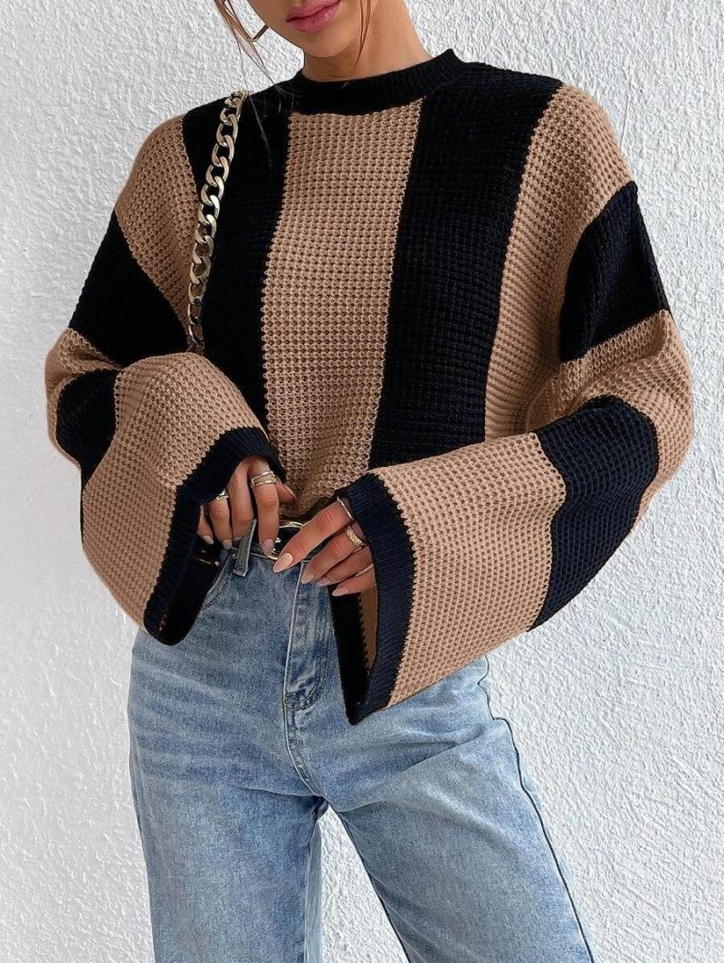 Classic Vintage Sweater with a Flattering Fit