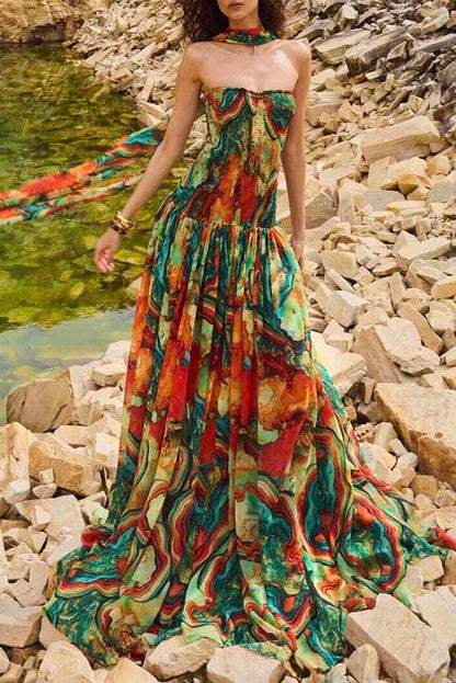 Classic Vintage & Enduringly Stylish Dress