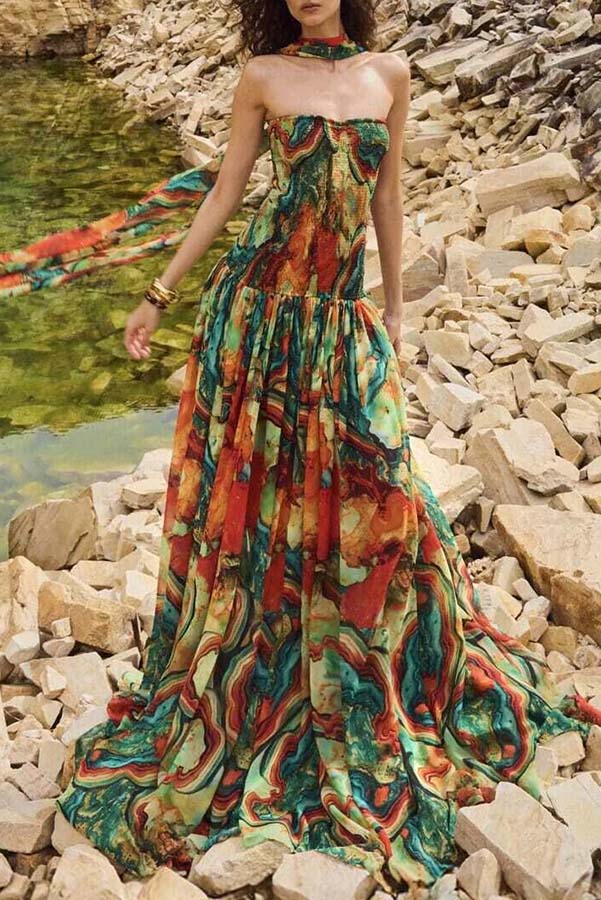 Classic Vintage & Enduringly Stylish Dress